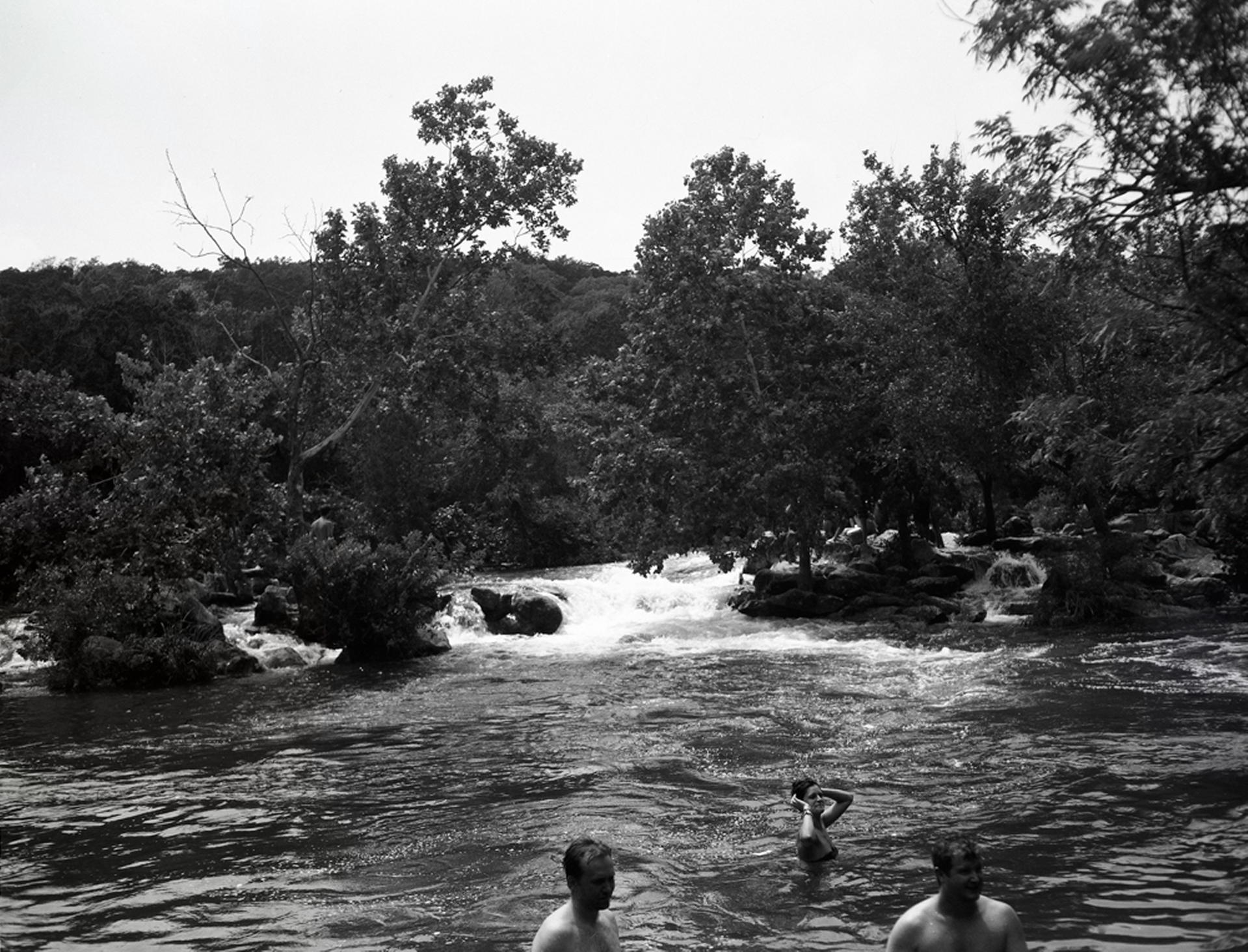 Crown Graphic, Arista EDU 400